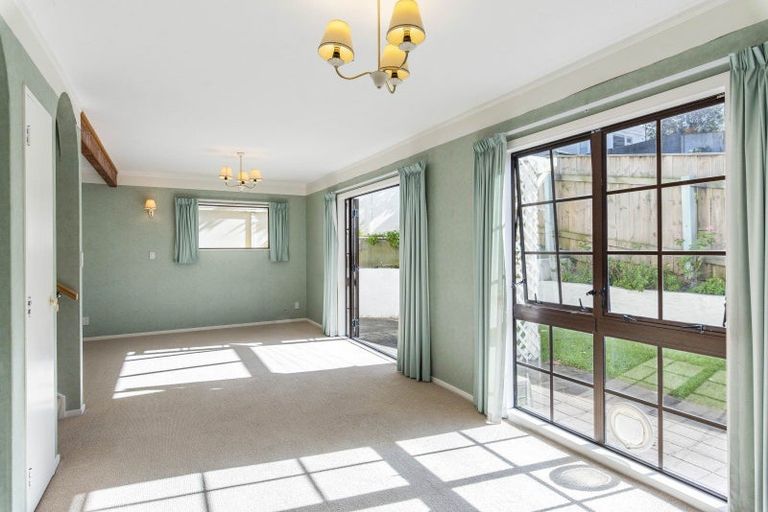 Photo of property in 17 Howell Road, Paraparaumu Beach, Paraparaumu, 5032