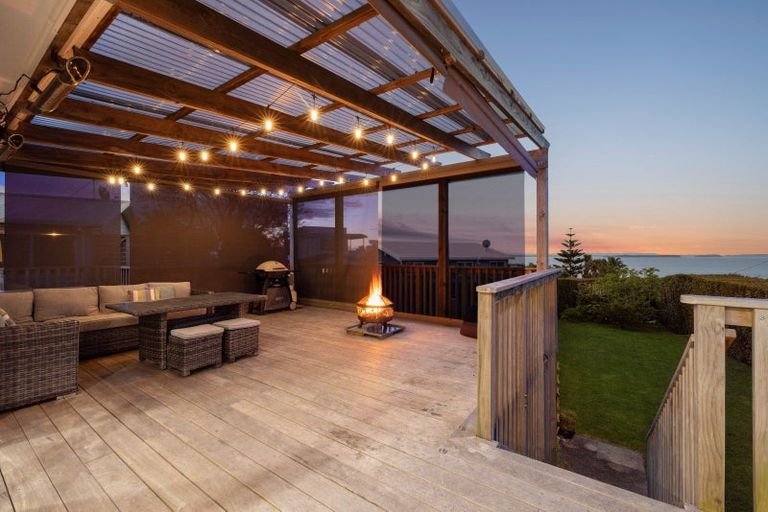 Photo of property in 1410 Whangaparaoa Road, Army Bay, Whangaparaoa, 0930