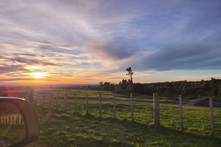 Photo of property in 1581 Carrington Road, Hurworth, New Plymouth, 4371