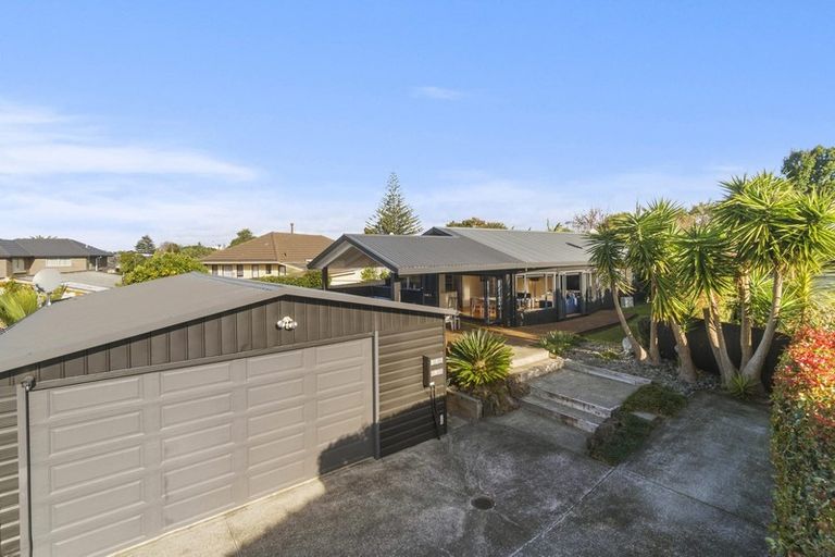 Photo of property in 3a Brookfield Road, Te Atatu Peninsula, Auckland, 0610