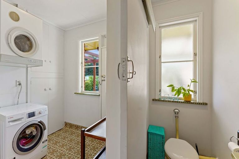 Photo of property in 11 Iti Grove, Waikanae, 5036