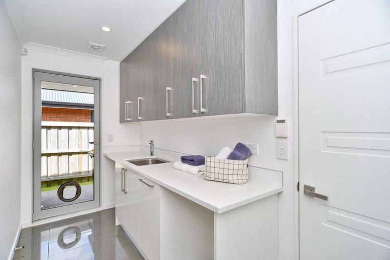 Photo of property in 7 Reeves Road, Rangiora, 7400