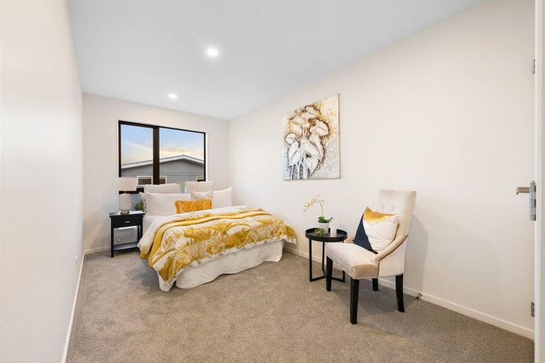 Photo of property in 30a/2 Tirimoana Road, Te Atatu South, Auckland, 0602