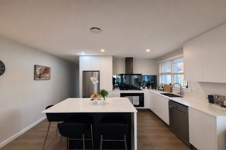 Photo of property in 2/28 Hampton Place, Burnside, Christchurch, 8053