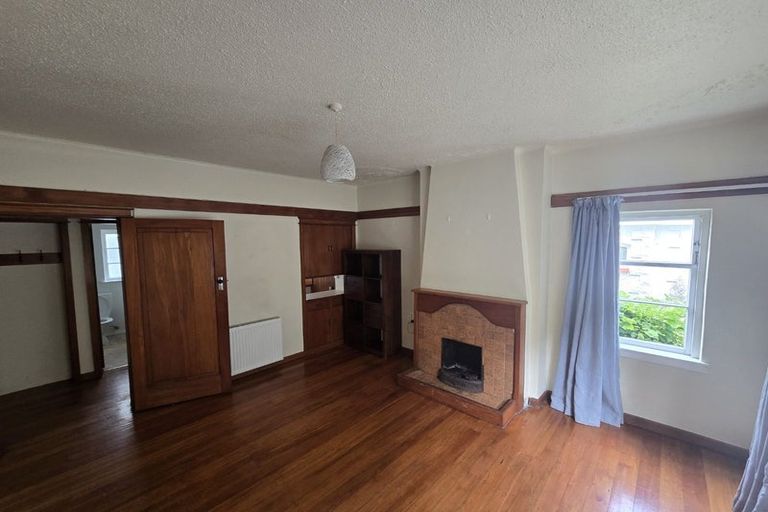 Photo of property in San Marino Apartments, 2/4 Oak Park Avenue, Te Aro, Wellington, 6011