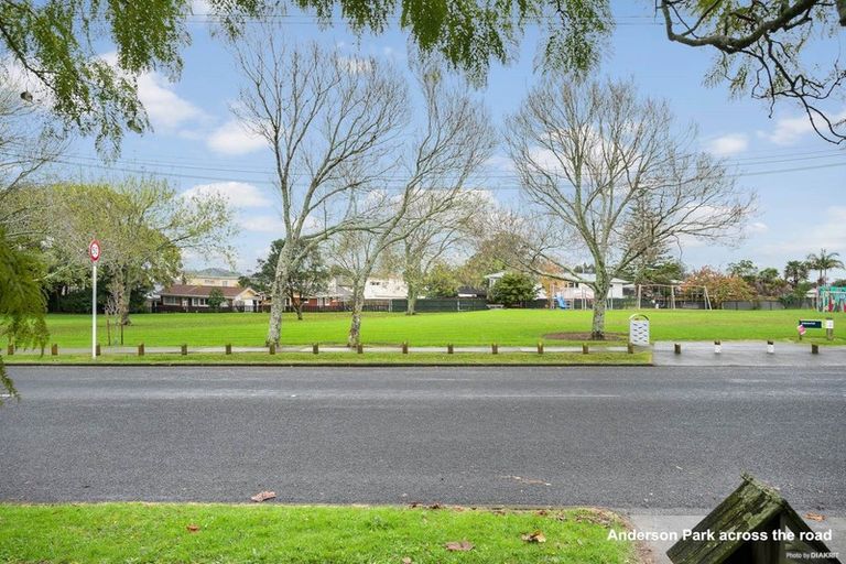 Photo of property in 1/3a Grande Vue Road, Manurewa, Auckland, 2102