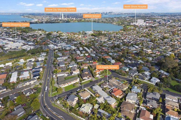 Photo of property in 1/5 Argyle Terrace, Milford, Auckland, 0620