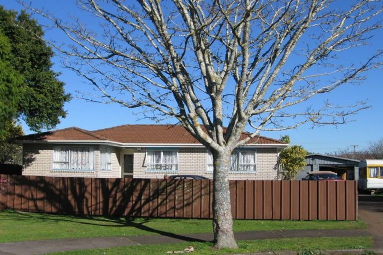Photo of property in 14 Pukeroa Place, Papakura, 2110