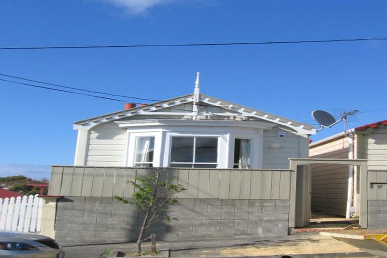 Photo of property in 17 Douglas Street, Mount Cook, Wellington, 6021