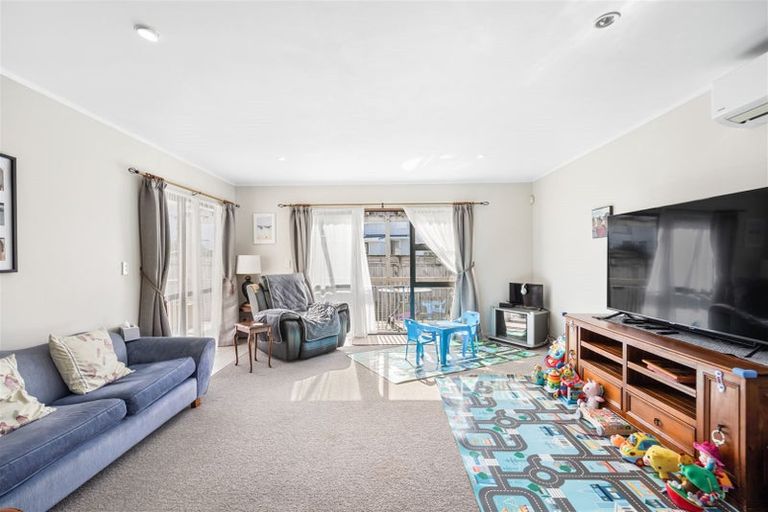 Photo of property in 1/39 Langton Road, Stanmore Bay, Whangaparaoa, 0932