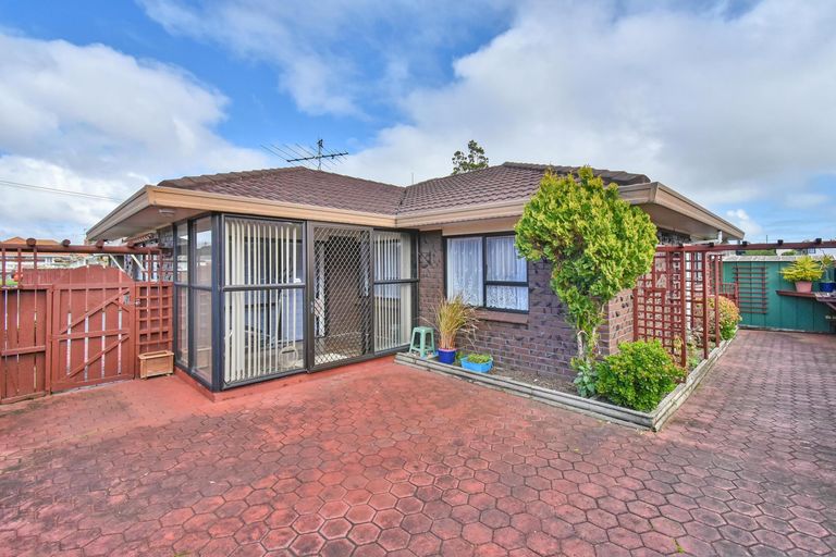 Photo of property in 2/30 Hoteo Avenue, Papatoetoe, Auckland, 2025