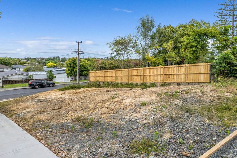 Photo of property in 15a Stottholm Road, Titirangi, Auckland, 0604