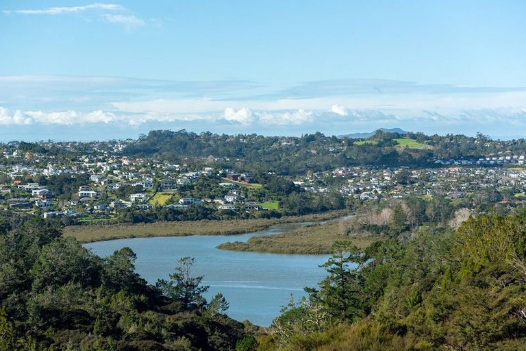 Photo of property in 417 Paremoremo Road, Paremoremo, Auckland, 0632