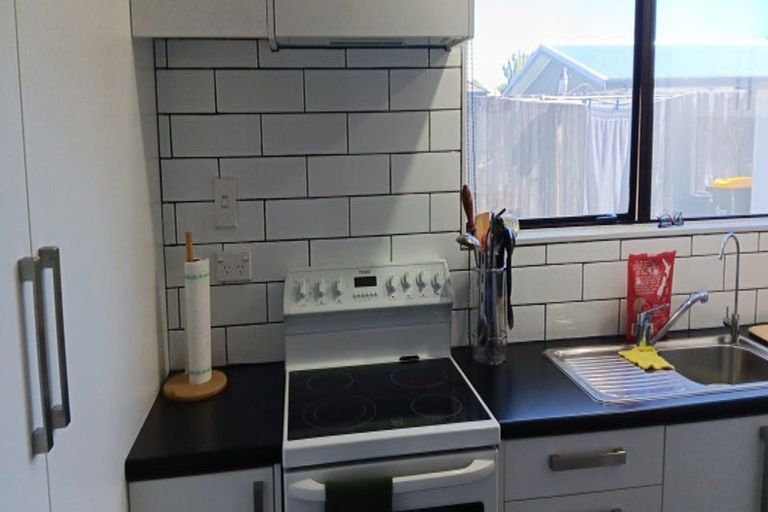 Photo of property in 16 Hunter Street, Westport, 7825