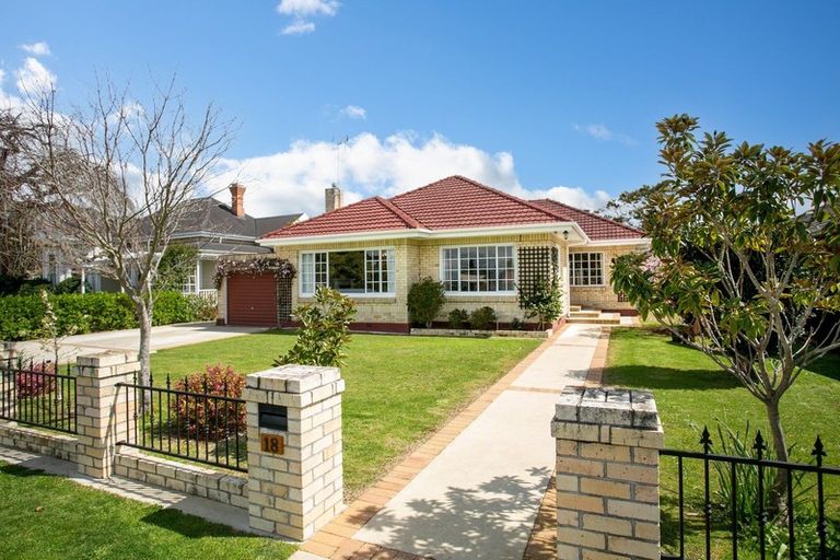 Photo of property in 18 Grosvenor Street, Cambridge, 3434