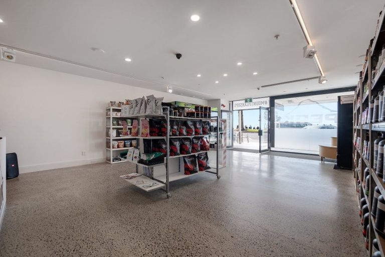Photo of property in 2a/2 Marine Parade, Mount Maunganui, 3116