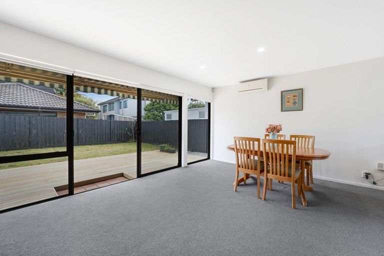 Photo of property in 21a Eastern Beach Road, Eastern Beach, Auckland, 2012