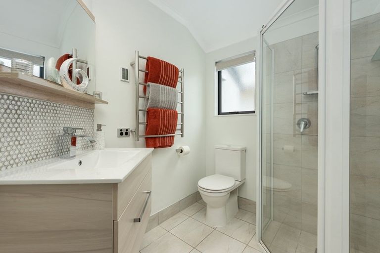 Photo of property in 4b Sunbrae Grove, Mount Maunganui, 3116