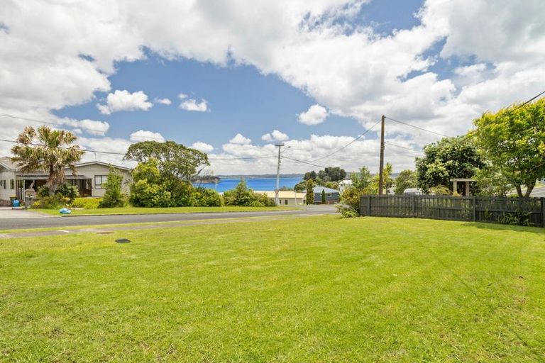 Photo of property in 97 Tiri Road, Tindalls Beach, Whangaparaoa, 0930