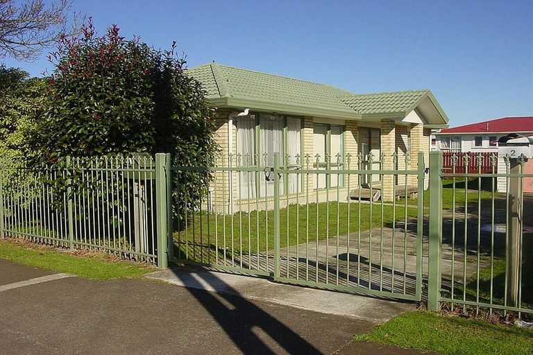 Photo of property in 2 Thomas Road, Mangere, Auckland, 2022