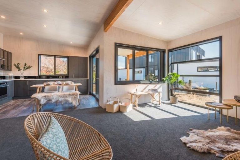 Photo of property in 1 Kapuka Lane, Wanaka, 9305