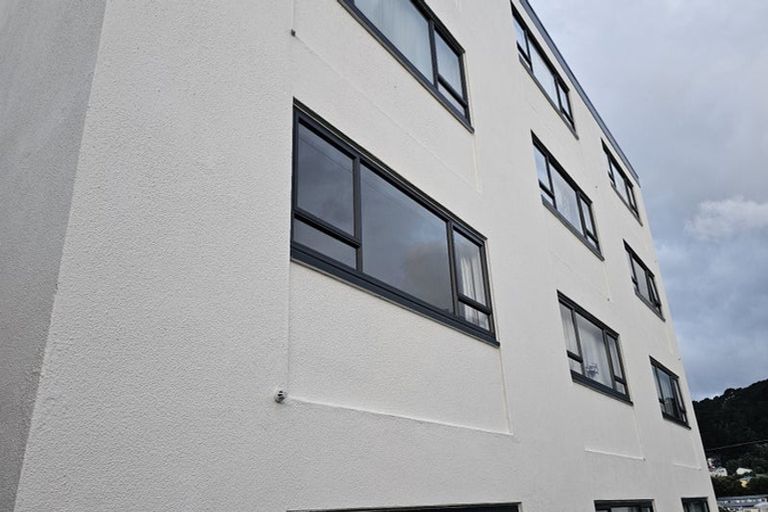 Photo of property in 52u4 Russell Terrace, Berhampore, Wellington, 6023