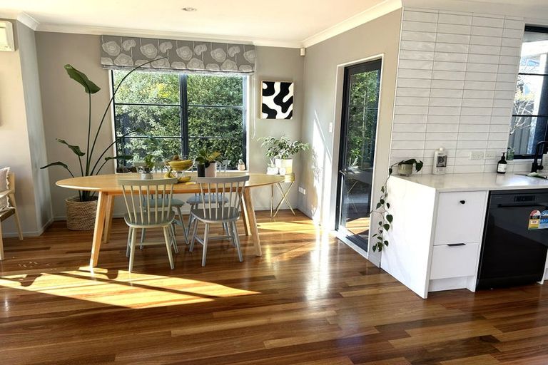 Photo of property in 14 Scott Place, Havelock North, 4130