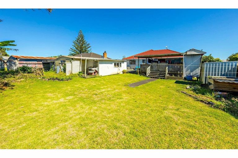 Photo of property in 12 Nicola Place, Mangere, Auckland, 2022