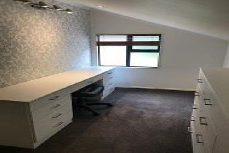 Photo of property in 10 Chamari Close, Titirangi, Auckland, 0604