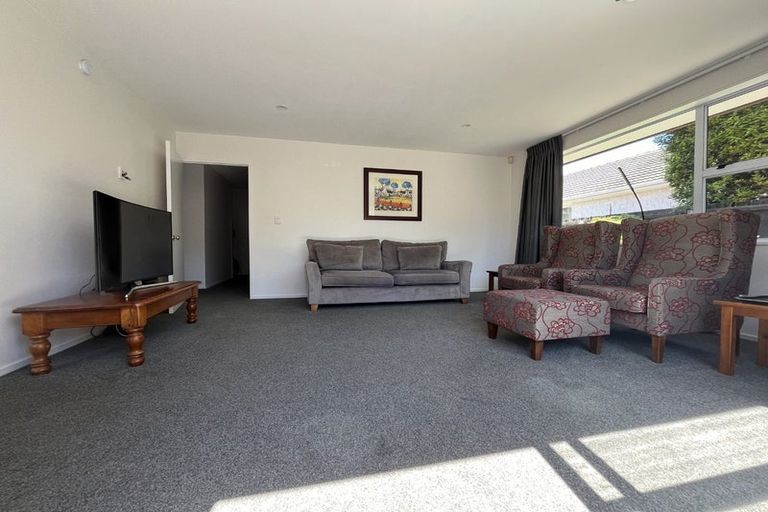 Photo of property in 10 Argo Place, Casebrook, Christchurch, 8051