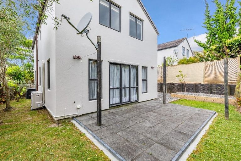 Photo of property in 2/48 Schnapper Rock Road, Schnapper Rock, Auckland, 0632
