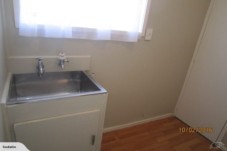 Photo of property in 42 Redwood Drive, Massey, Auckland, 0614