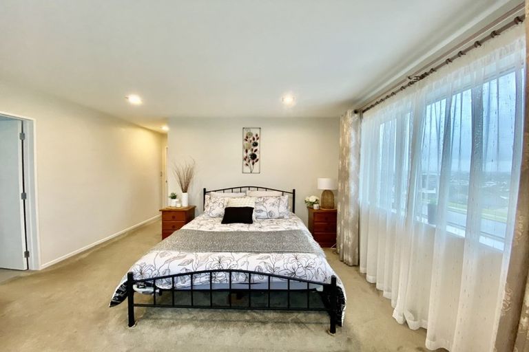 Photo of property in 27 Kereru Rise, Papakura, 2110