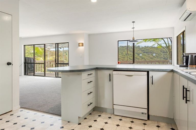Photo of property in 79 Yorke Road, Haruru, 0204