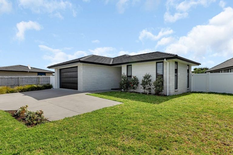 Photo of property in 1 Te Akau Place, One Tree Point, 0118
