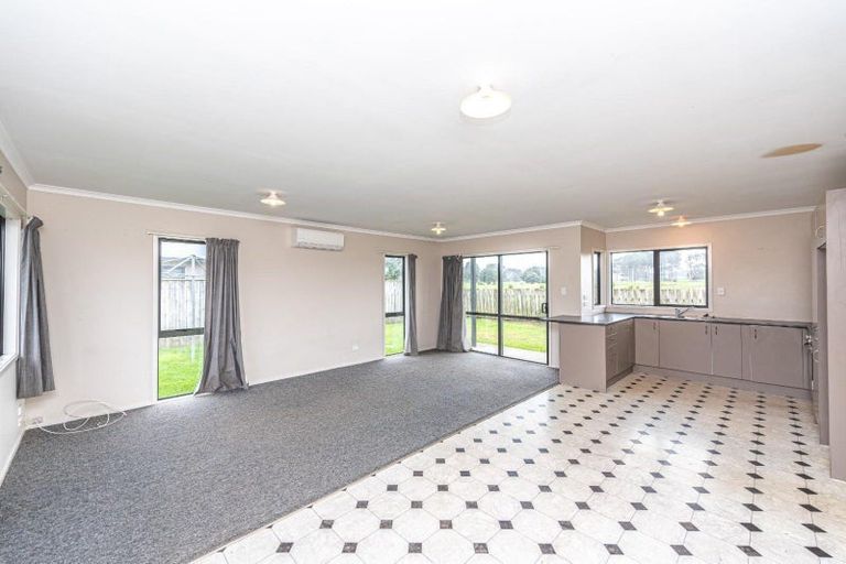 Photo of property in 17 Waitai Street, Castlecliff, Whanganui, 4501