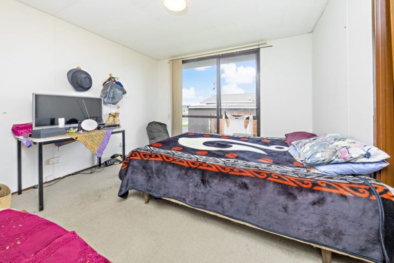 Photo of property in 2/2 Jack Farrell Place, Papakura, 2110