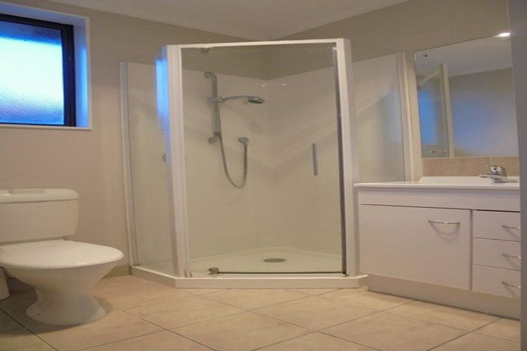 Photo of property in 203 Keri Vista Rise, Papakura, 2110