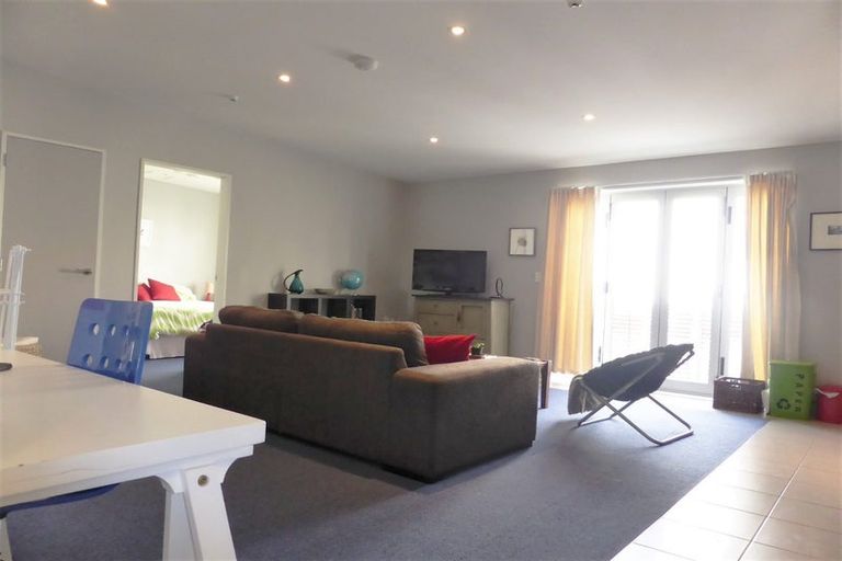 Photo of property in 4/35 Home Street, Mount Victoria, Wellington, 6011
