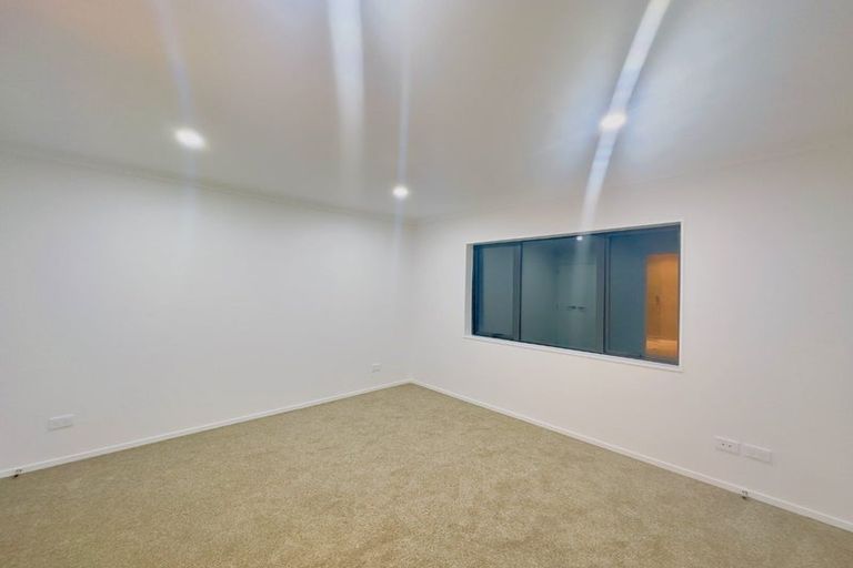 Photo of property in 11e Laurie Avenue, Papakura, 2110