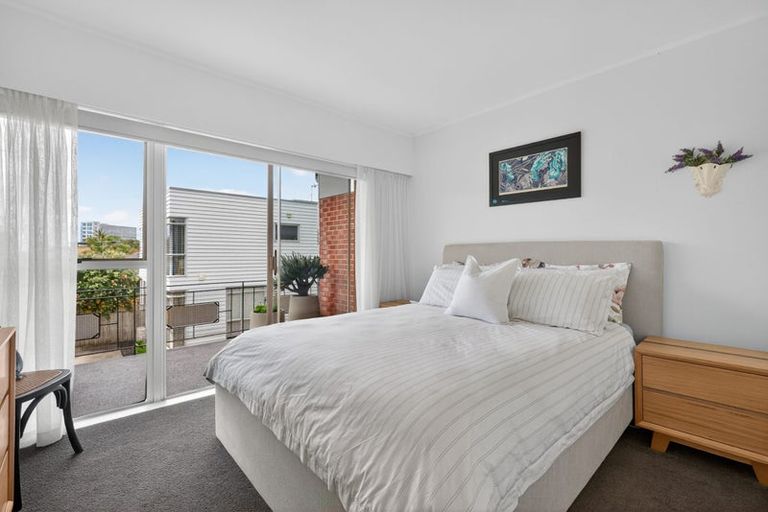 Photo of property in 3/8 Wolsley Avenue, Milford, Auckland, 0620