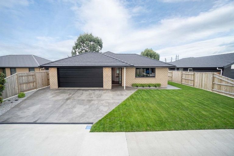 Photo of property in 27 Monarch Drive, Ashhurst, 4810