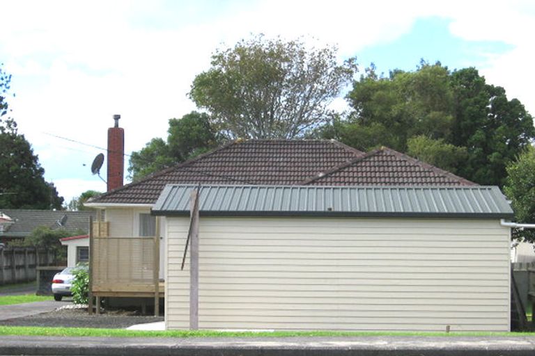 Photo of property in 727 Te Atatu Road, Te Atatu Peninsula, Auckland, 0610