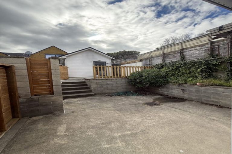 Photo of property in 16 Te Wharepouri Street, Berhampore, Wellington, 6023