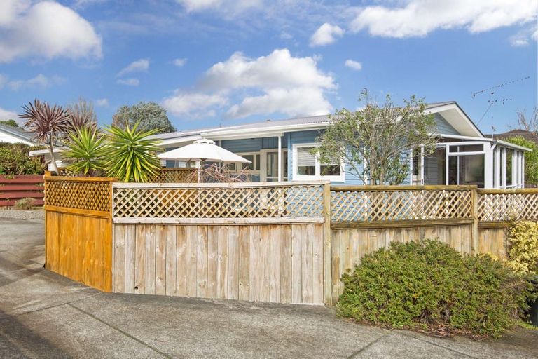 Photo of property in 33 Minaret Drive, Bucklands Beach, Auckland, 2014