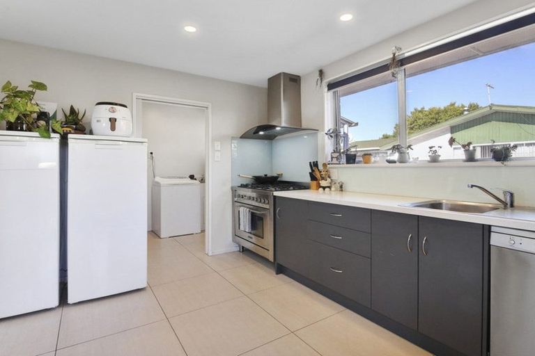 Photo of property in 2 Bayswater Crescent, Bromley, Christchurch, 8062