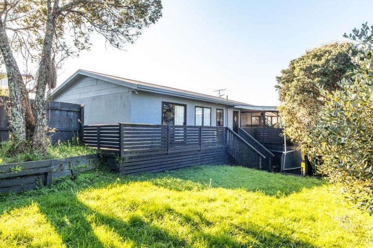 Photo of property in 49 Spinnaker Drive, Te Atatu Peninsula, Auckland, 0610