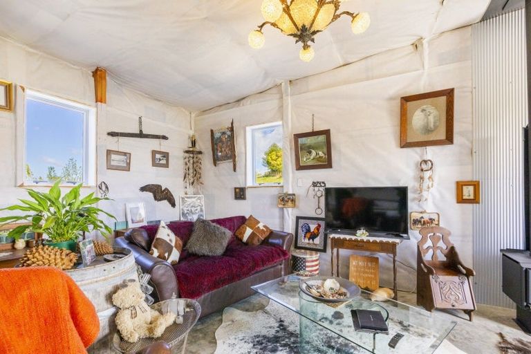 Photo of property in 22 Highlands Drive, Waipawa, 4277