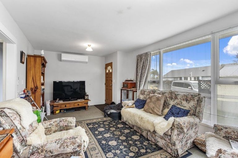 Photo of property in 9b Jade Place, Parklands, Christchurch, 8083