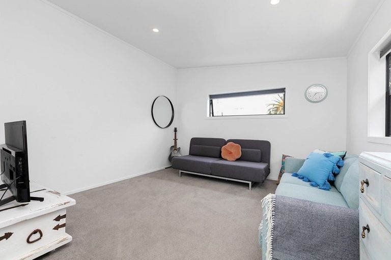 Photo of property in 61 Simpson Road, Papamoa Beach, Papamoa, 3118